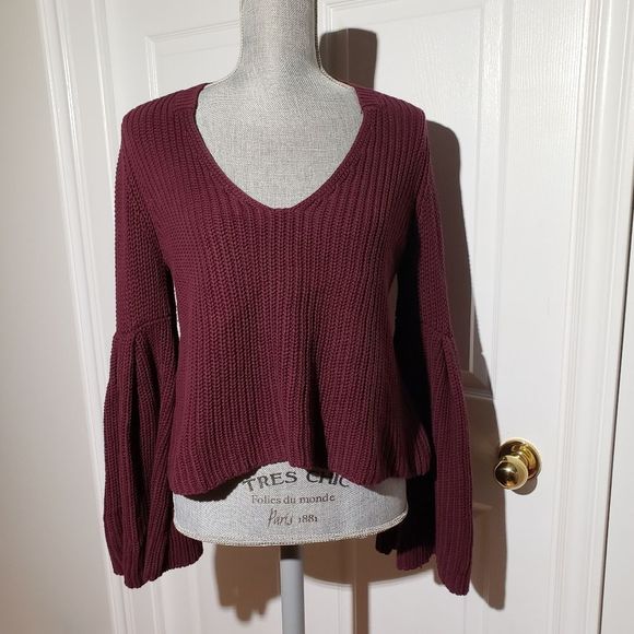 Free People Sweaters - FREE PEOPLE bell sleeve cropped sweater